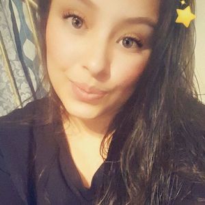 Meet your Posher, Abigail